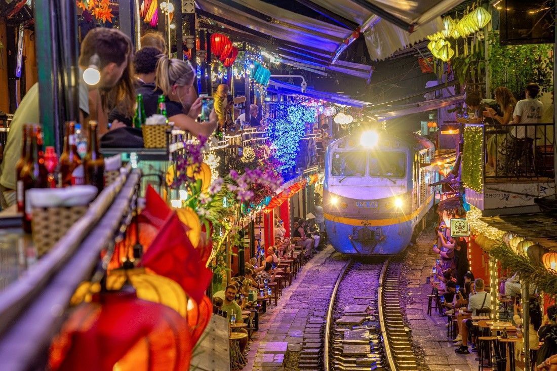 The Establishment and Development of Railways in Vietnam (1881–Present)