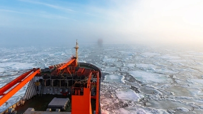 A direct line from China to the Arctic