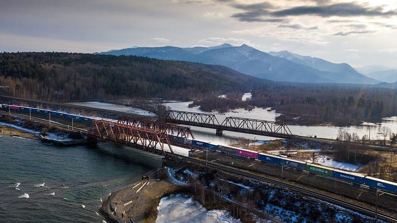 Russia attracts cargoes