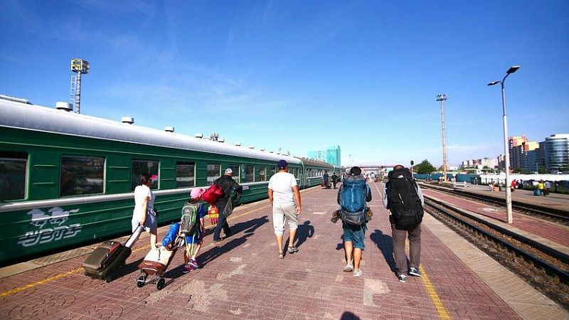 A train to two countries
